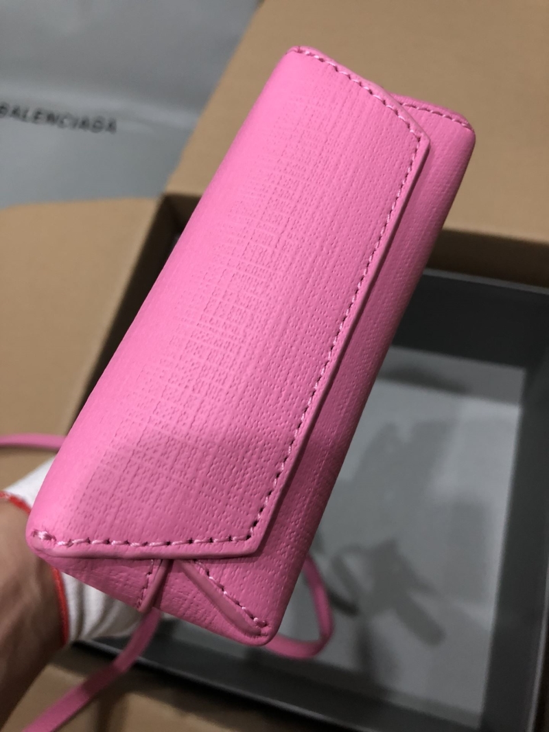 Ba1en*iaga shopping bags